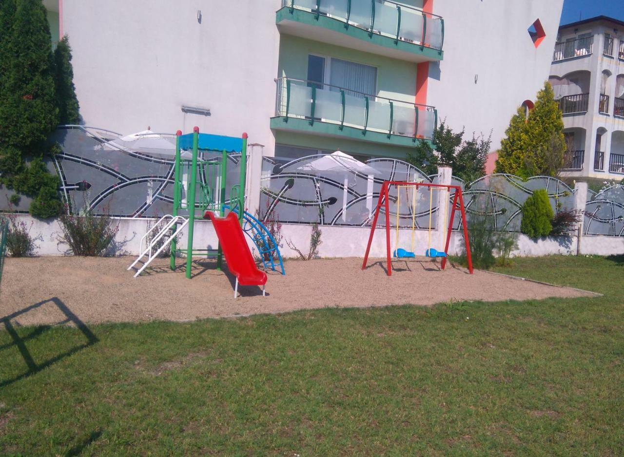 Fresh Family Hotel Ravda Exterior photo